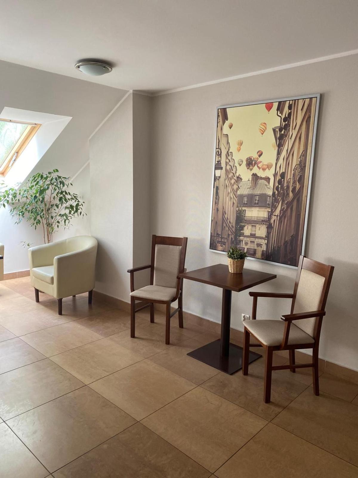 Orneta Hotel Restauracja Cztery Pory Roku מראה חיצוני תמונה