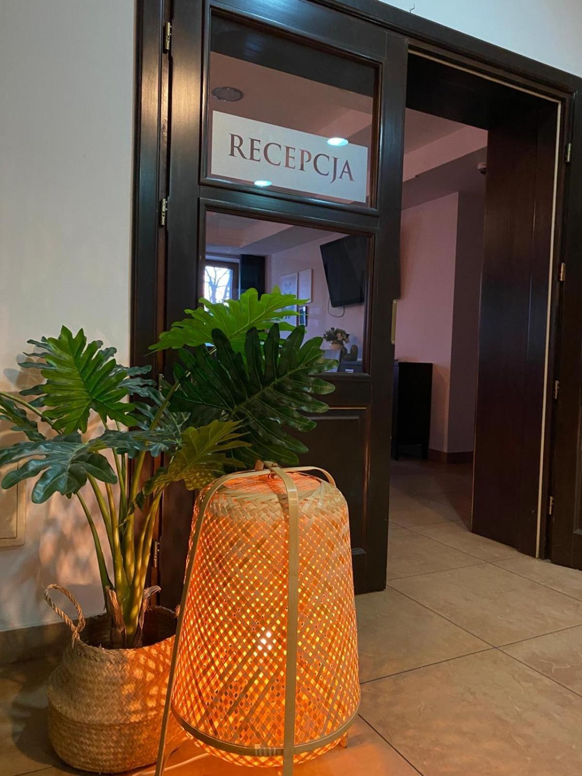 Orneta Hotel Restauracja Cztery Pory Roku מראה חיצוני תמונה