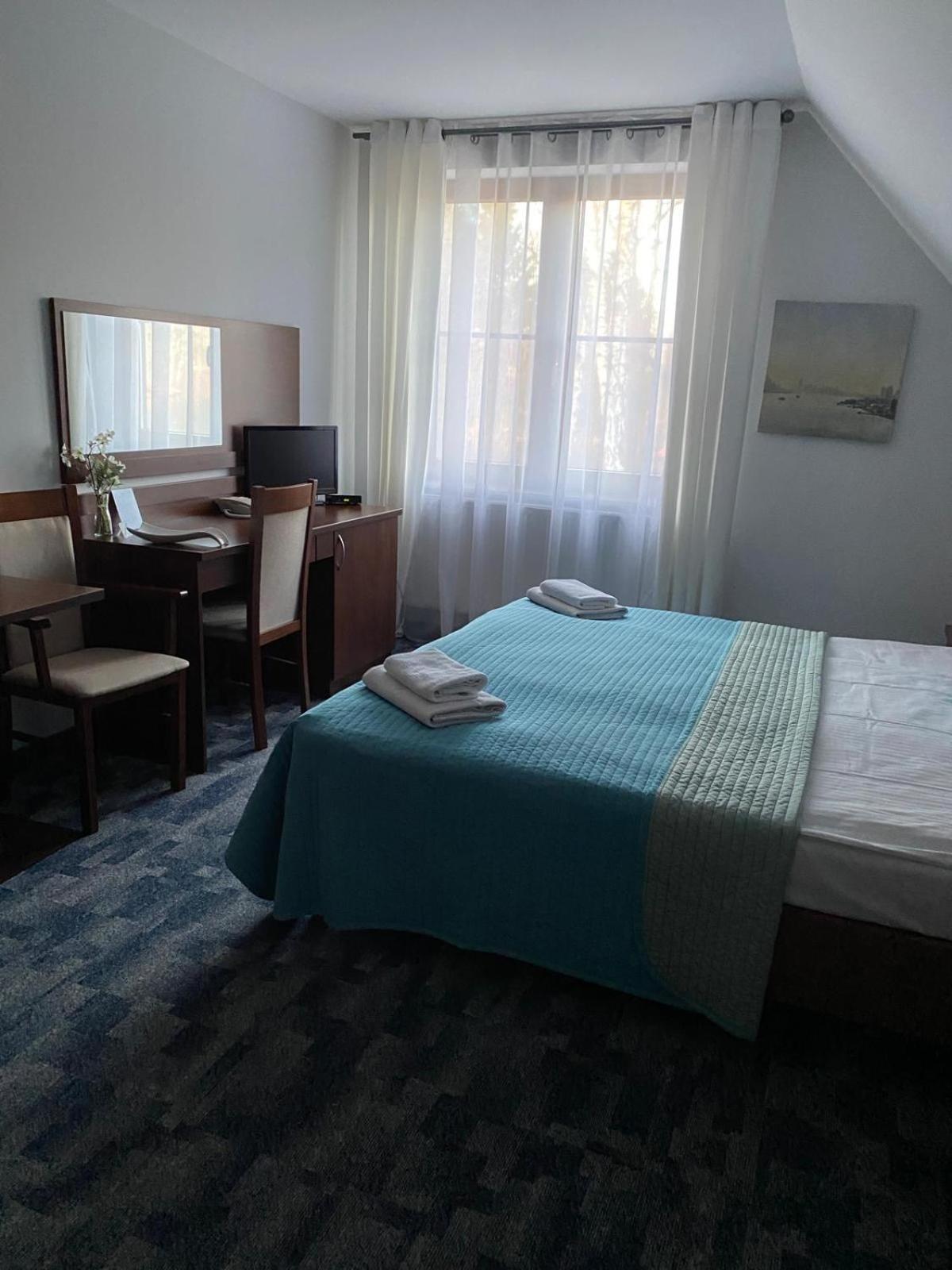 Orneta Hotel Restauracja Cztery Pory Roku מראה חיצוני תמונה